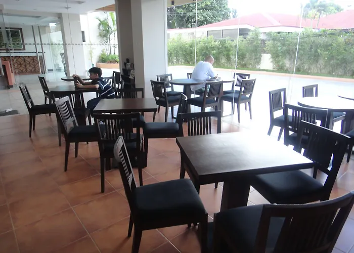Hotel Main And 3*
