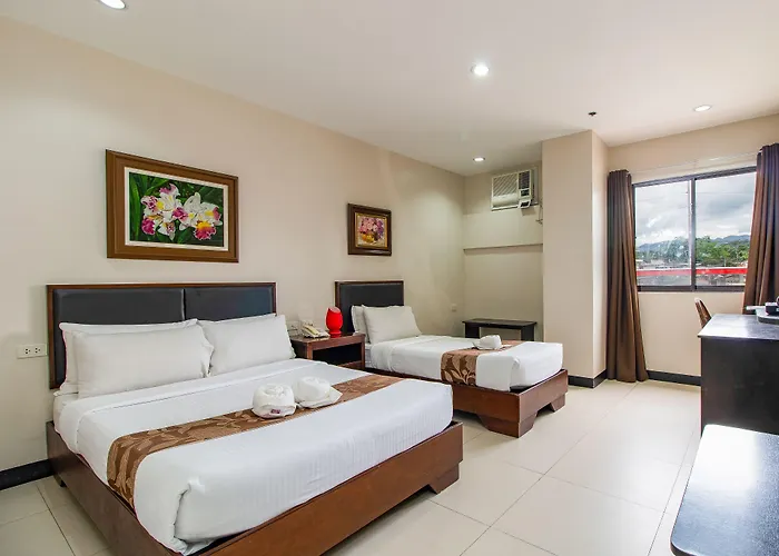 Hotel Main And