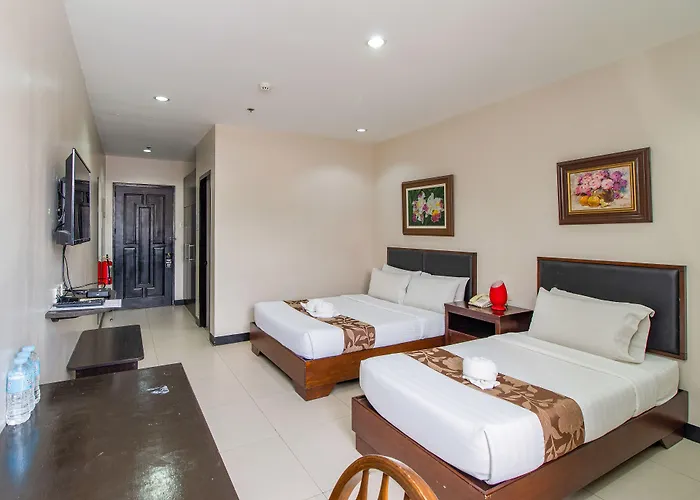 Hotel Main And