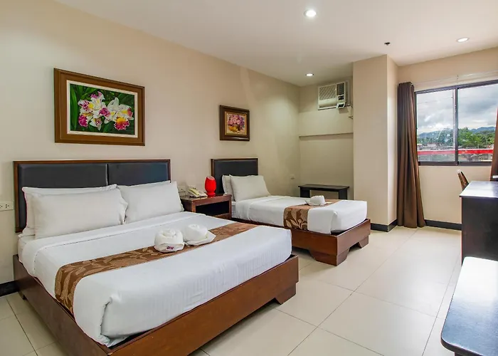 Hotel Main And