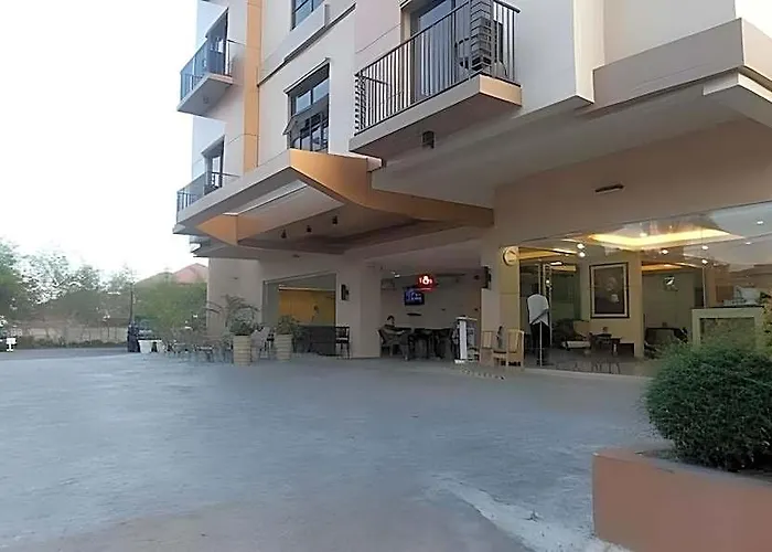 Hotel Main And
